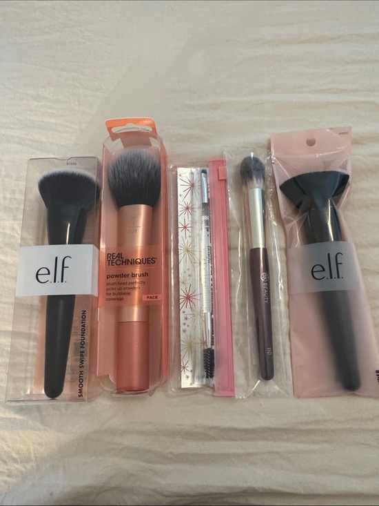 Other - BRUSH BUNDLE- ALL NEW!